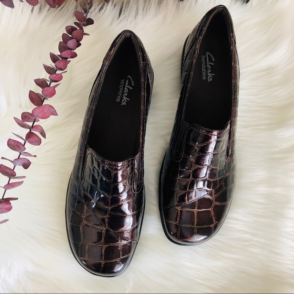 Clark’s Bendable Brown Croc Loafers 9M